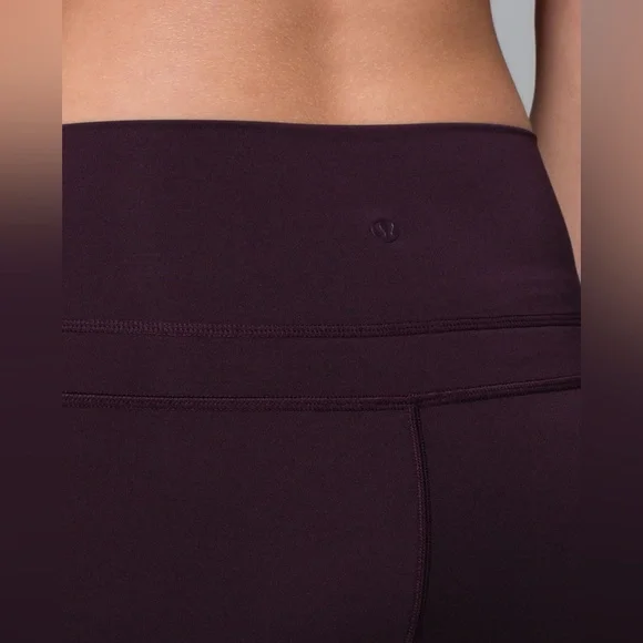 Lululemon Retreat 7/8 Pant Black Cherry / Sugar Crush Multi - Picture 4 of 8